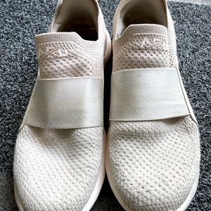 APL tennis shoes size 7!